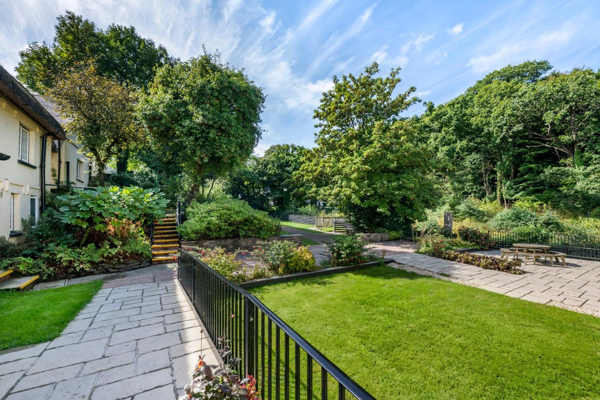 Woodford Bridge Country Club Resort 4*