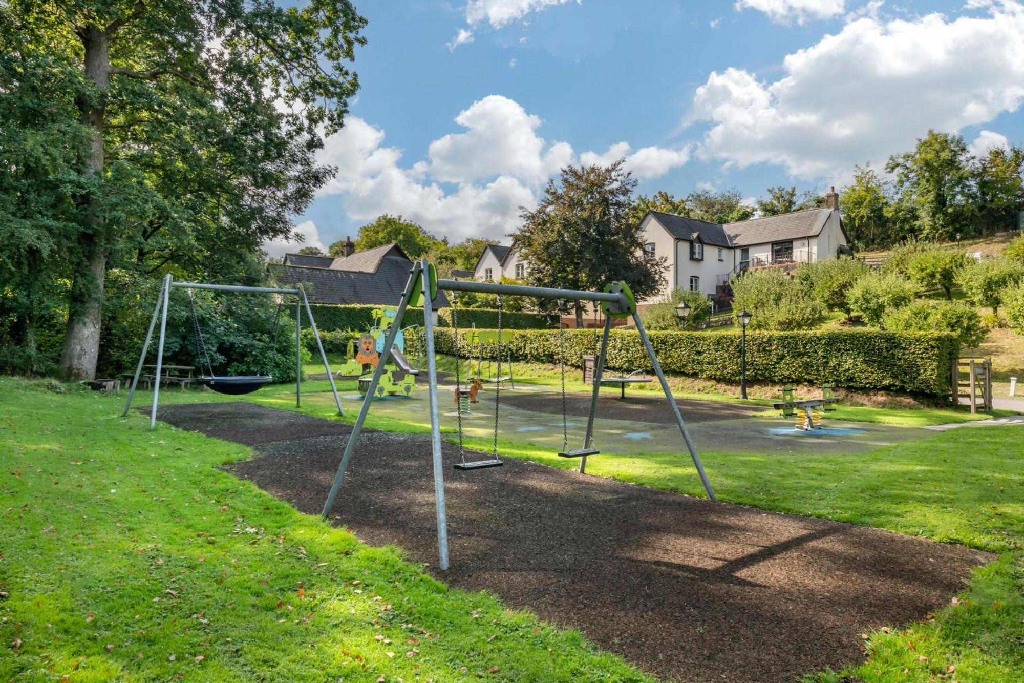 Resort Woodford Bridge Country Club 4*