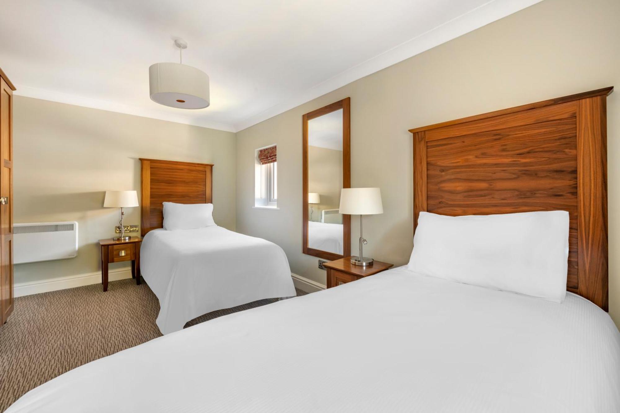 Woodford Bridge Country Club Milton Damerel