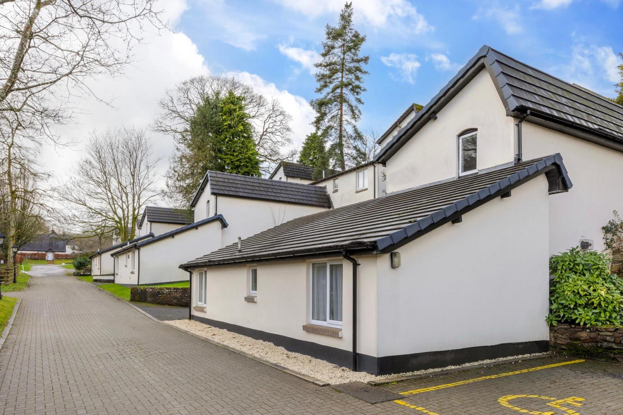 Resort Woodford Bridge Country Club 4*
